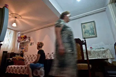 "Çocuklarımızın önüne duvarlar örülüyor"