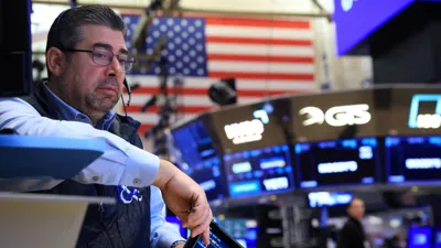 30-year Treasury bond yield scales to highest level since 2002