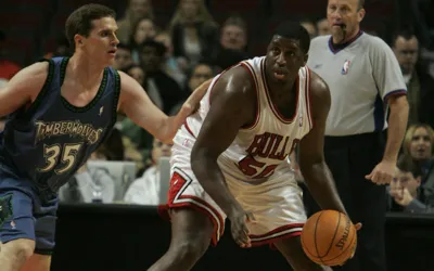 Michael Sweetney, who played 2 of his 4 NBA seasons with the Chicago Bulls, dies at 43