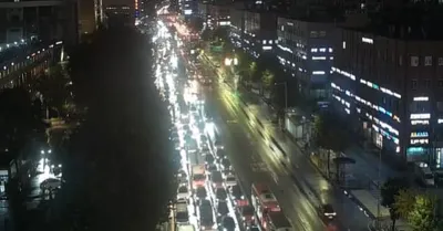 서울 폭우로 강남 일대 교통 정체... 고속버스터미널 인근은 교통 마비