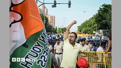 Rahul Gandhi leads opposition march to top court to demand election chief resign
