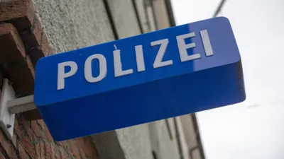 Polizeieinsatz Berlin Friedrichshain-Kreuzberg, 14.10.2026: Brandstiftung auf Fahrbahn