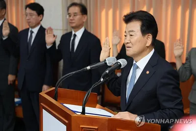 'Fundamental peace' becomes 'more crucial' following DMZ blast: unification minister | Yonhap News Agency