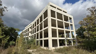 Kommen jetzt Hotelzimmer statt Büros?: Bekannte Bauruine im Berliner Norden soll verschwinden