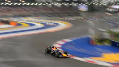 Russell crashes out from the lead as Verstappen wins Singapore F1 sprint race