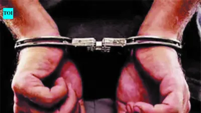 Juhu Police Arrest Three for Robbing College Student at Knifepoint