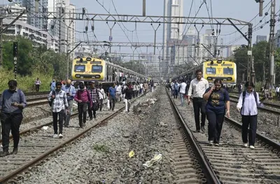 Mumbai Central Railway Disruption Strands Commuters; BEST Says No Extra Buses Deployed Without Official CR Request