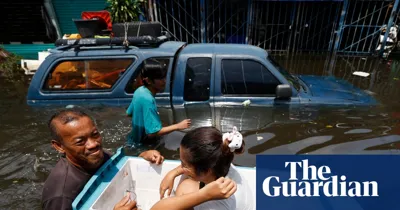 Bangkok at breaking point as floods turn streets into stagnant lakes