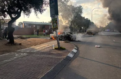 Protests break out in Soweto, several vehicles torched - SABC News - Breaking news, special reports, world, business, sport coverage of all South African current events. Africa's news leader.