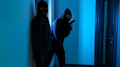 10 tolas of gold robbed in Karachi dacoity