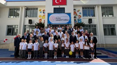 İSTANBUL'DA YENİ EĞİTİM ÖĞRETİM YILI HEYECANI